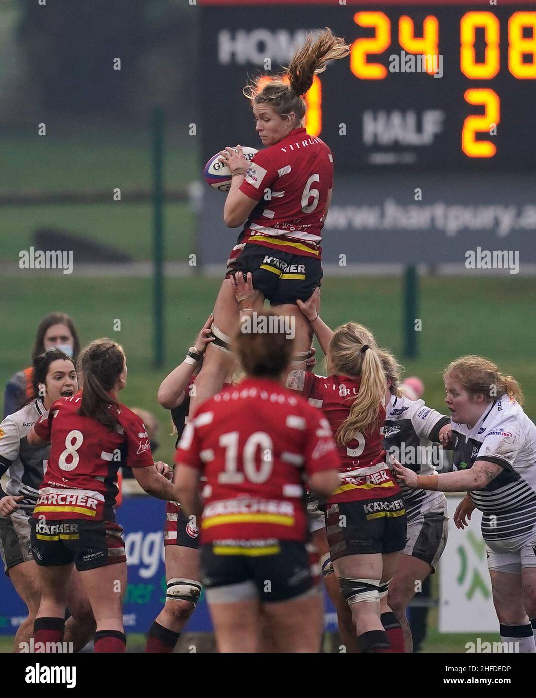 Gloucester, , 15, Januar 2022, Zoe Aldcroft (Gloucester) #6 nimmt den Line-Out-Ball während Gloucester-Hartpury gegen Sale Sharks Allianz Premier 15, Credit:, Graham Glendinning,/ Alamy Live News Stockfoto