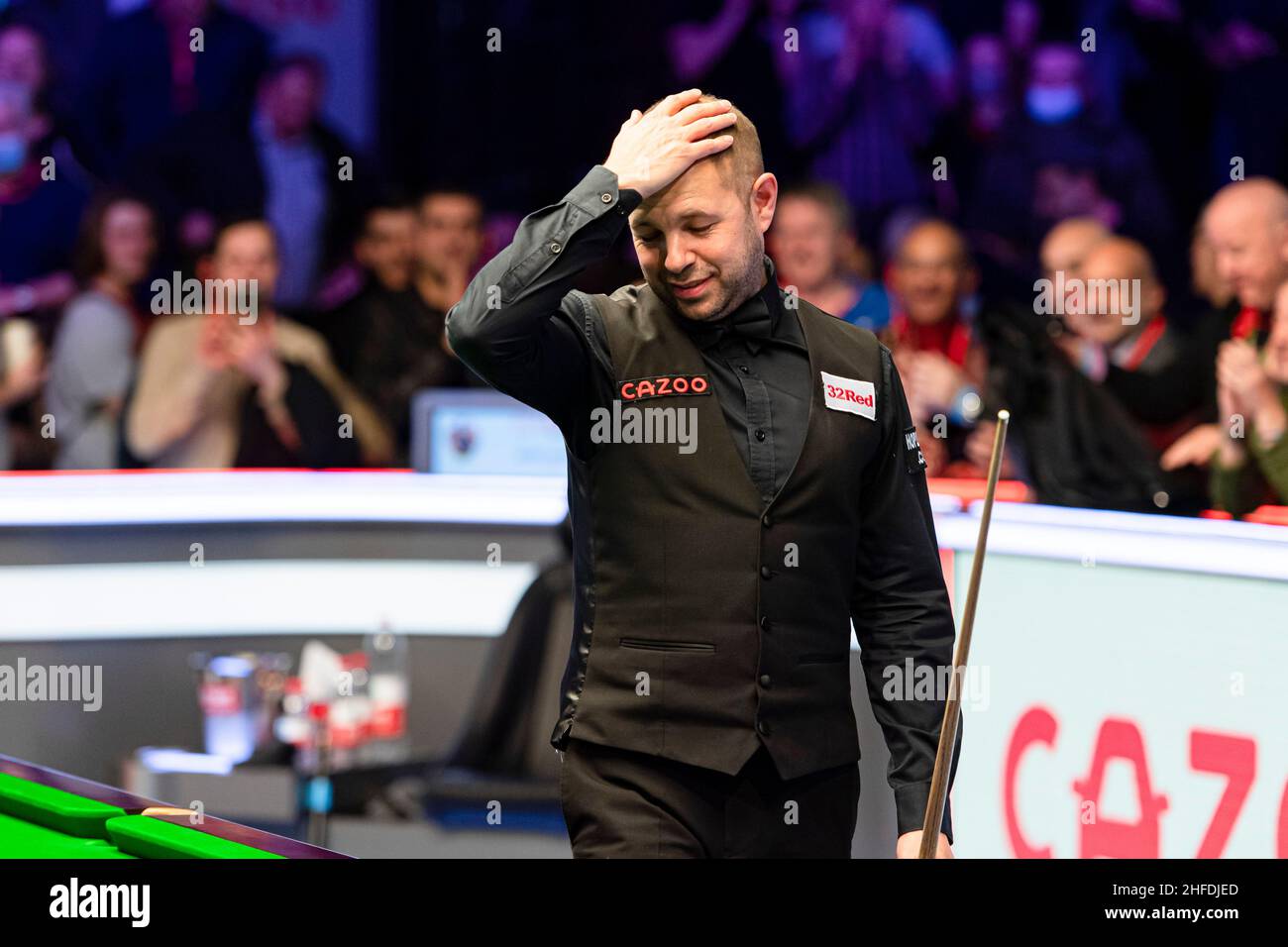 LONDON, GROSSBRITANNIEN. 15th Januar 2022. Barry Hawkins zeigt seine Emotionen, nachdem er Judd Trump im Halbfinale während des Cazoo Masters 2022 im Alexandra Palace am Samstag, den 15. Januar 2022 in LONDON, ENGLAND, geschlagen hat. Kredit: Taka G Wu/Alamy Live Nachrichten Stockfoto