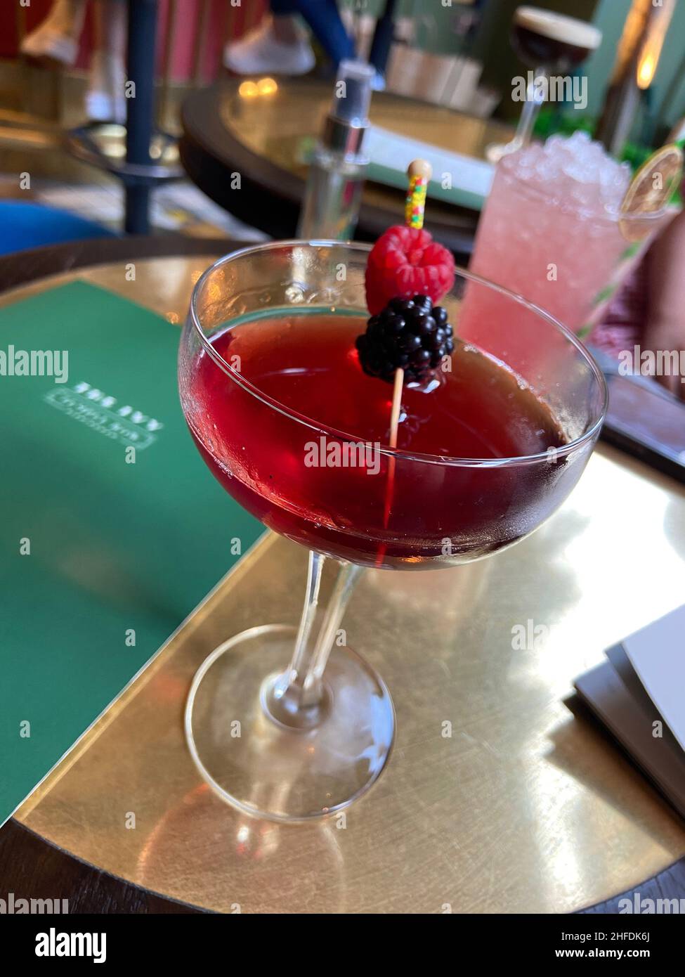 Berry Gin Cocktail Stockfoto