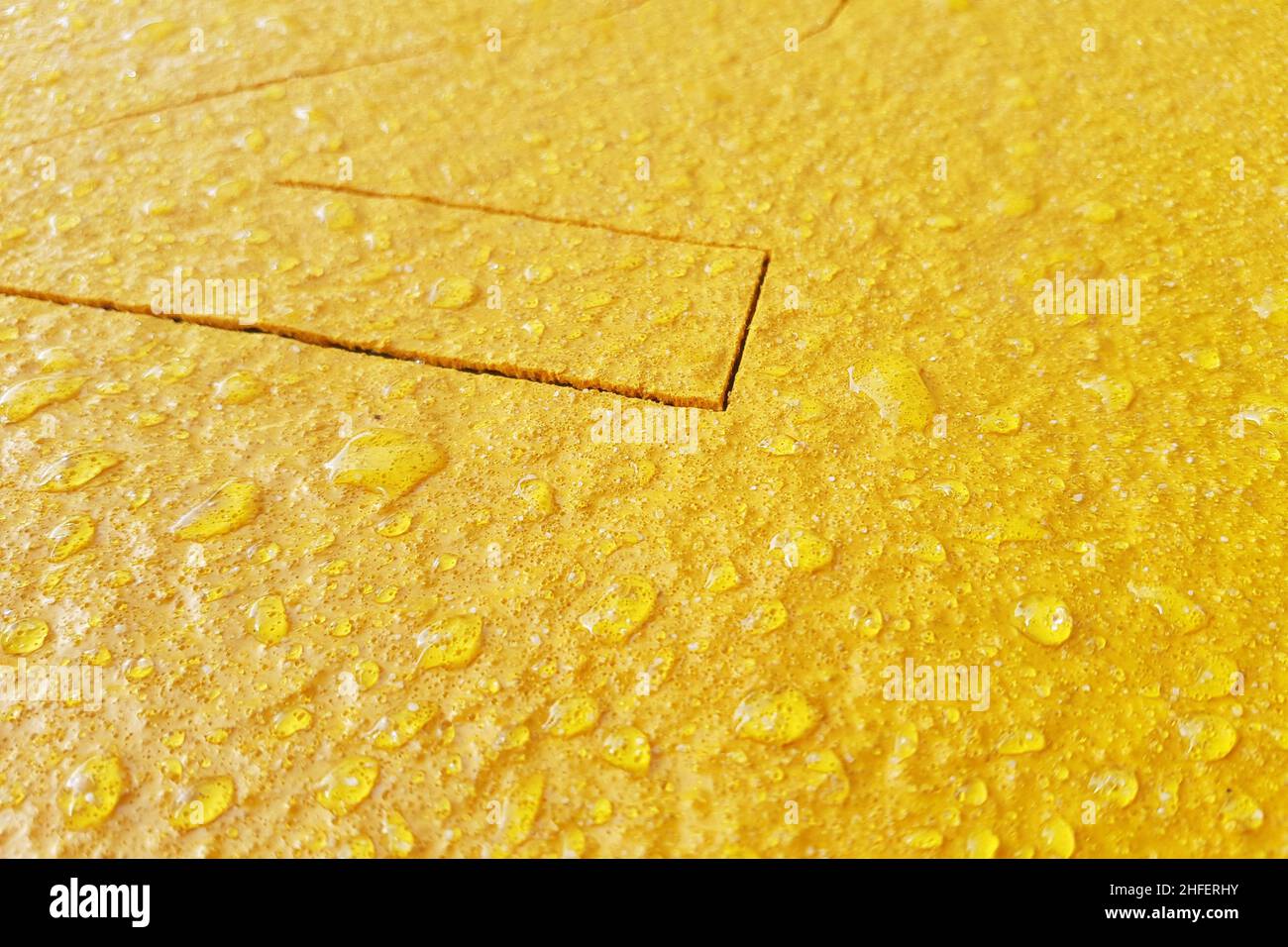 CNC Wasserstrahlschneidemaschine ist eine moderne industrielle Technologie zum Schneiden jedes Materials Stockfoto