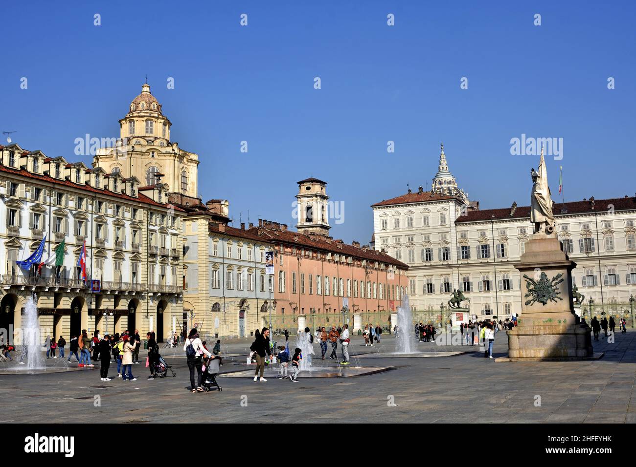 Blick auf den Königspalast (Palazzo reale) von Turin (Turin) - Italien, ( Historischer Palast Haus der Savoyen in der Stadt Turin in Norditalien) Stockfoto