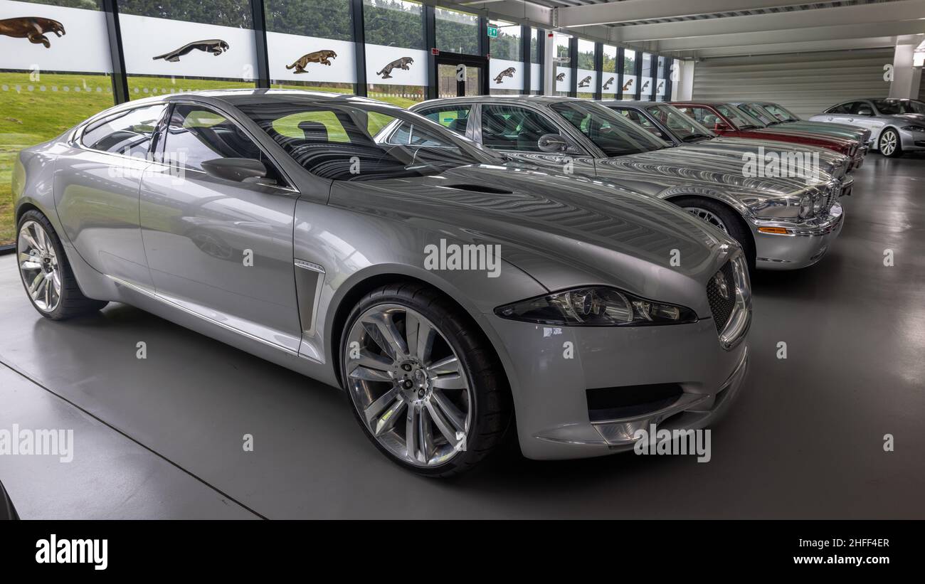 Beeindruckende Sammlung von Jaguar Konzeptfahrzeugen, die im British Motor Museum, Gaydon, Warwickshire, Großbritannien, ausgestellt werden Stockfoto