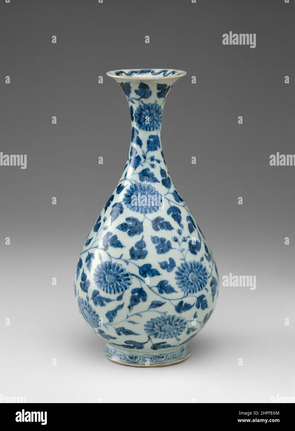 Flaschenvase mit Pfingstrosen, Ming-Dynastie (1368-1644), Ende des 14th. Jahrhunderts. Stockfoto
