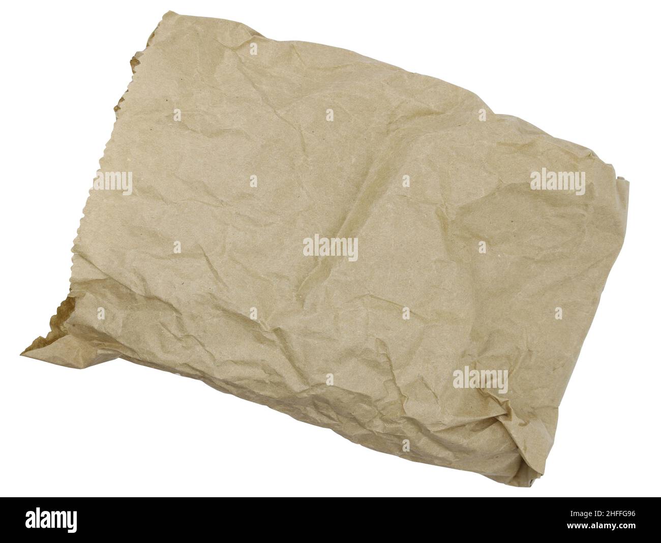 Zerknitterter Backbeutel auf weißem Hintergrund. Braune Papiertüte isolieren. Papiertüten für Lebensmittel. Stockfoto