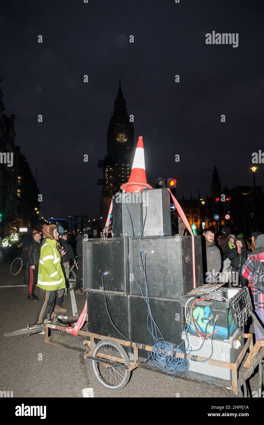 Demonstranten aus mehreren britischen Protestgruppen marschierten gemeinsam durch die Straßen Londons, um gegen den stark entgegengesetzten PCSC-Gesetzentwurf zu protestieren Stockfoto