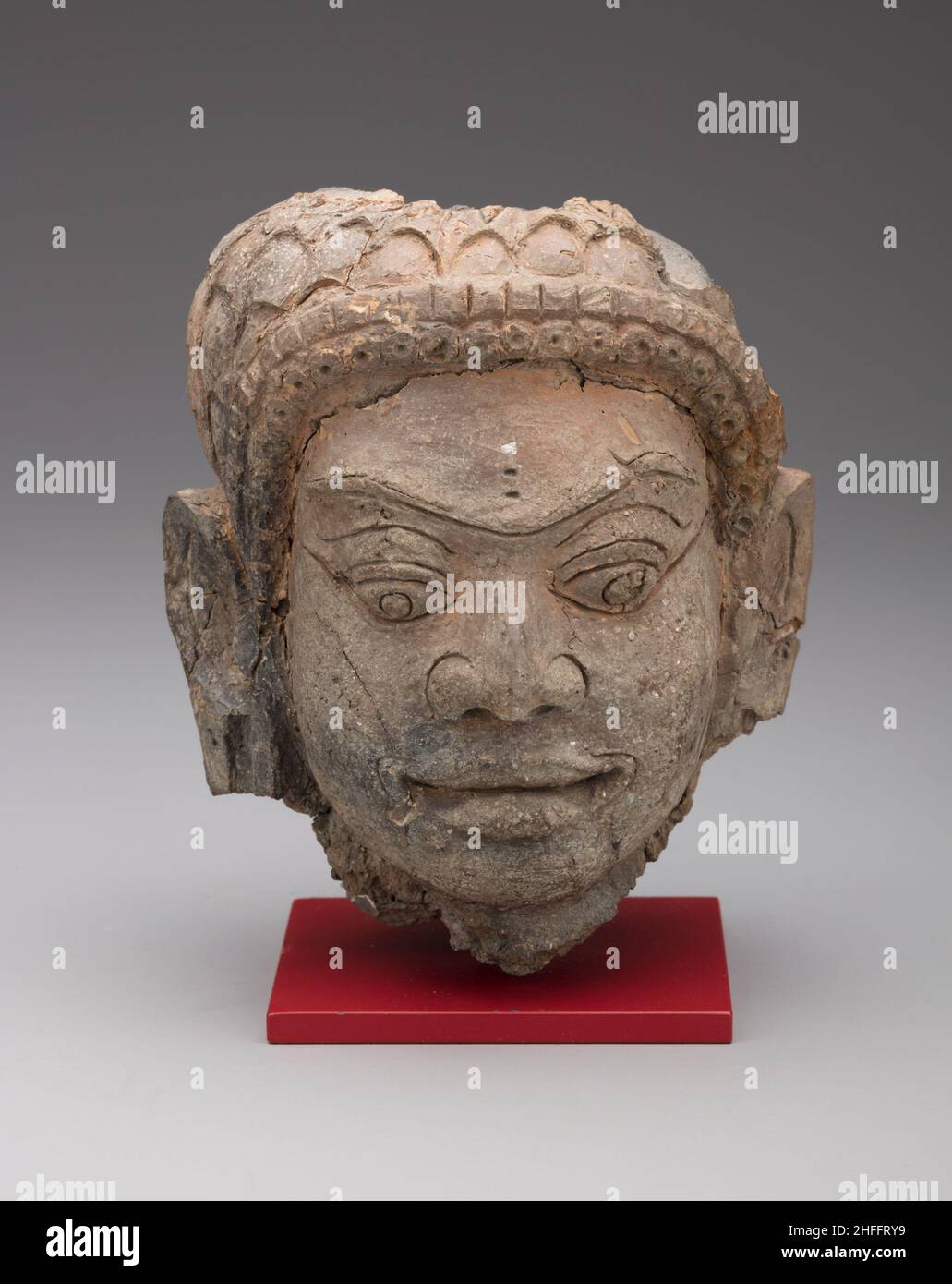 Leiter einer männlichen Gottheit (Deva), Haripunjaya-Zeit, 11th/12th Jahrhundert. Stockfoto