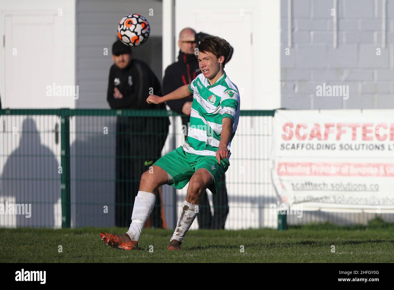 Das Spiel des FA National Sunday Cup zwischen Dock AFC und Campfield FC in der Prahbu Ventures Ltd. Arena von Camell Laird, Birkenhead, am Sonntag, den 16th. Januar 202 Stockfoto