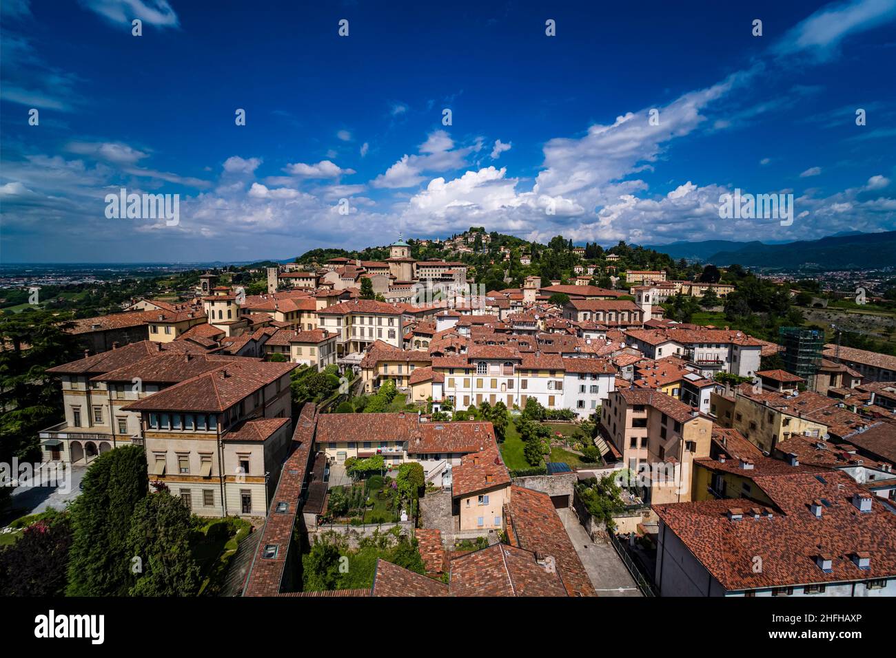 Panorama-Luftaufnahme vom Turm Campanone nach Norden. Stockfoto