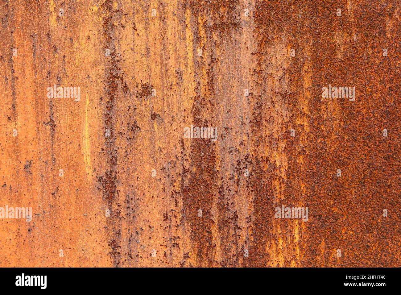 Rostiger Metallhintergrund aus einem alten Industrietank Stockfoto
