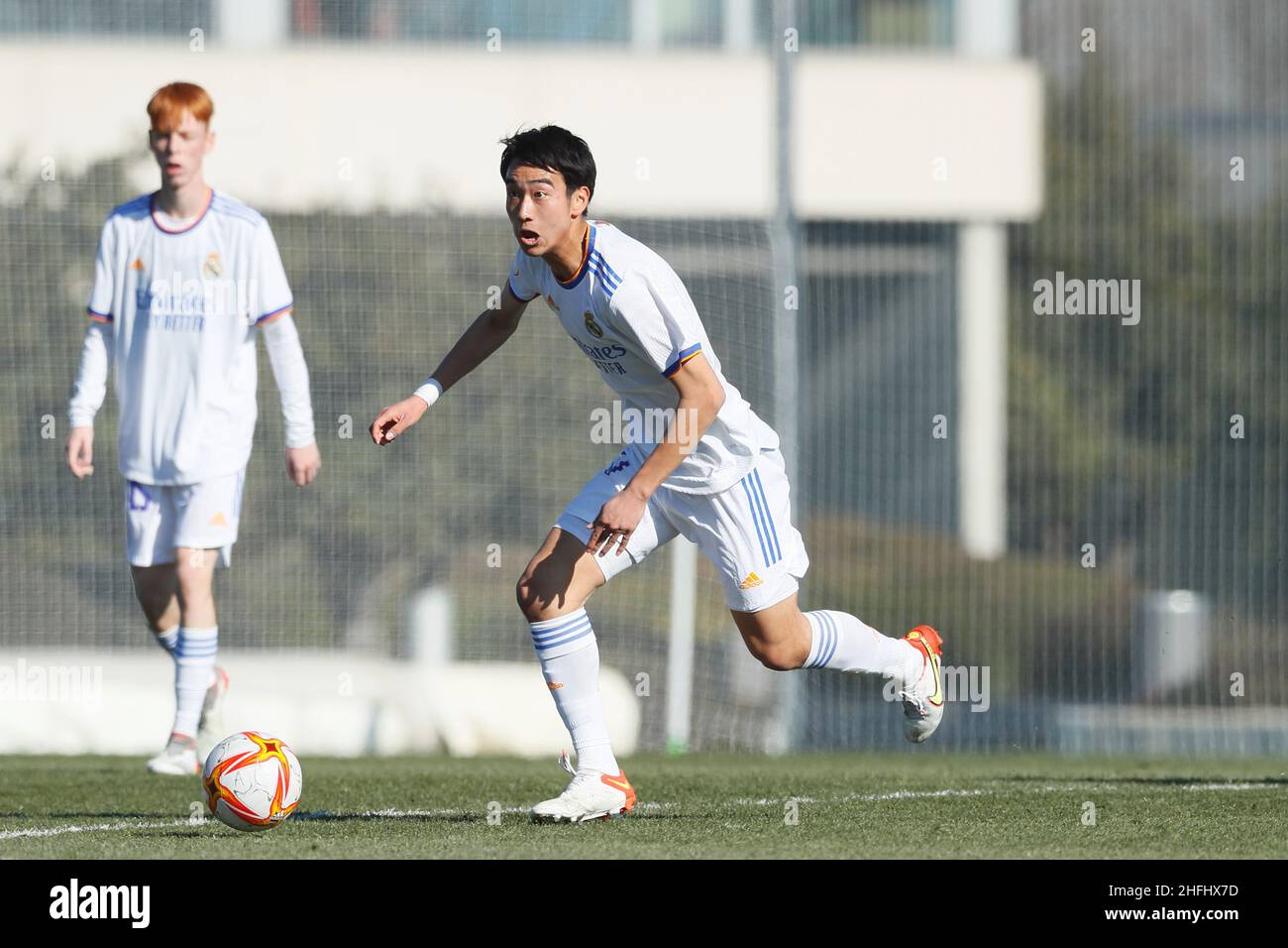 Madrid, Spanien. 16th Januar 2022. Takuhiro Nakai (Real) Fußball: Spanisches 'Copa del Rey de Juvenil' Spiel der 32. Runde zwischen Real Madrid Juvenil A 3-0 Rayo Vallecano Juvenil A auf dem Ciudad Real Madrid Campo 7 in Madrid, Spanien. Quelle: Mutsu Kawamori/AFLO/Alamy Live News Stockfoto