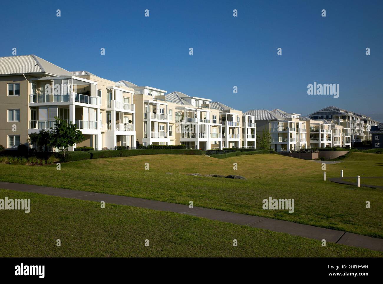 Farbfoto von Apartments, Breakfast Point Residential Village, Breakfast Point, Sydney, New South Wales, Australien, 2014. Stockfoto
