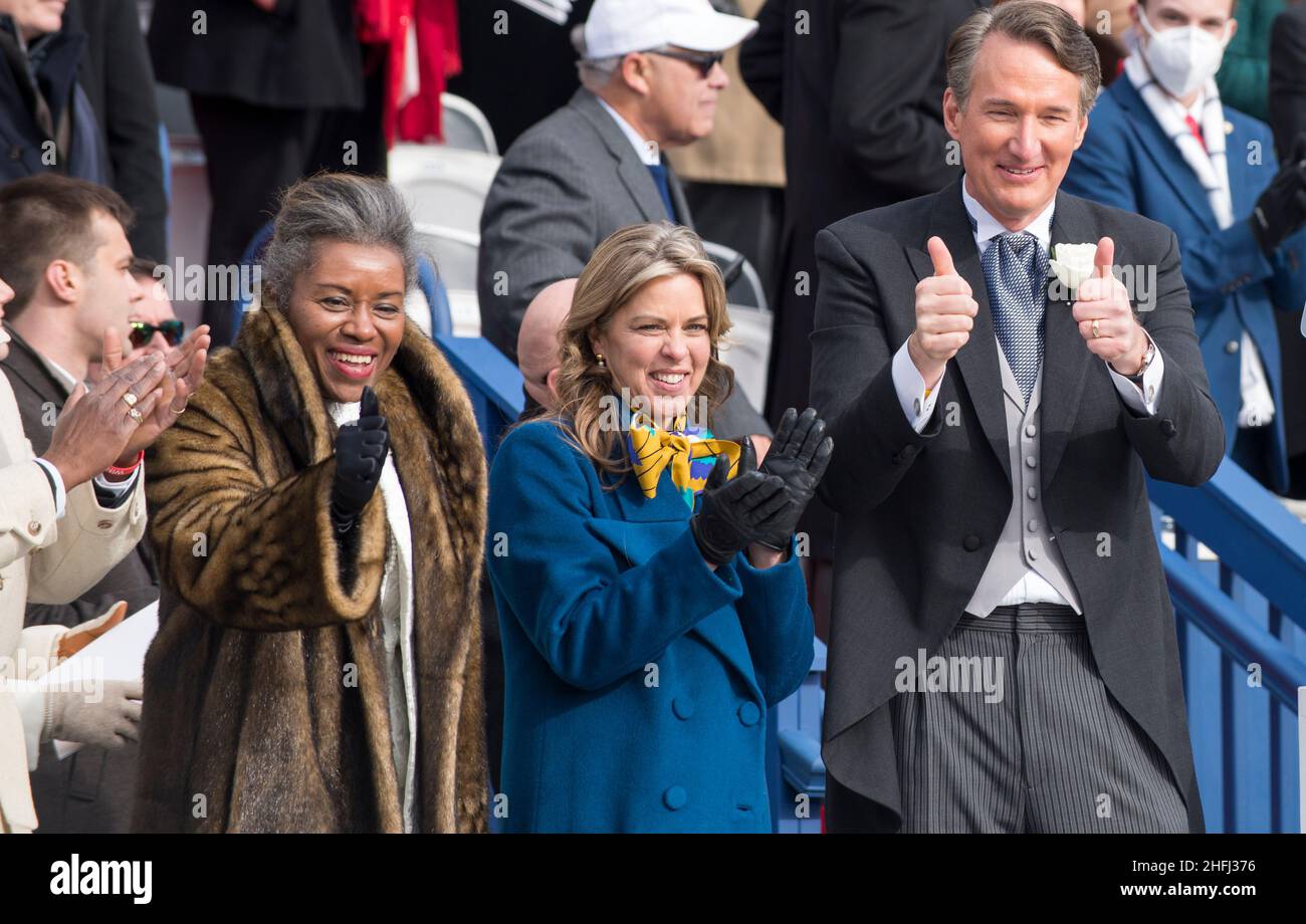 15. Januar 2022. Virginias neu gewählter Gouverneur Glenn Youngkin und LT Gov Winsome Earle-Sears bei der Eröffnungszeremonie. Richmond VA, USA Stockfoto