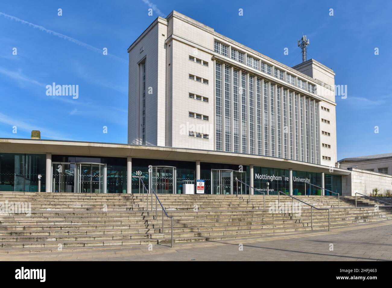 Die Nottingham Trent University (NTU) ist eine der beliebtesten Universitäten im Vereinigten Königreich und liegt im Herzen der Stadt Nottingham in den East Midlands. Stockfoto