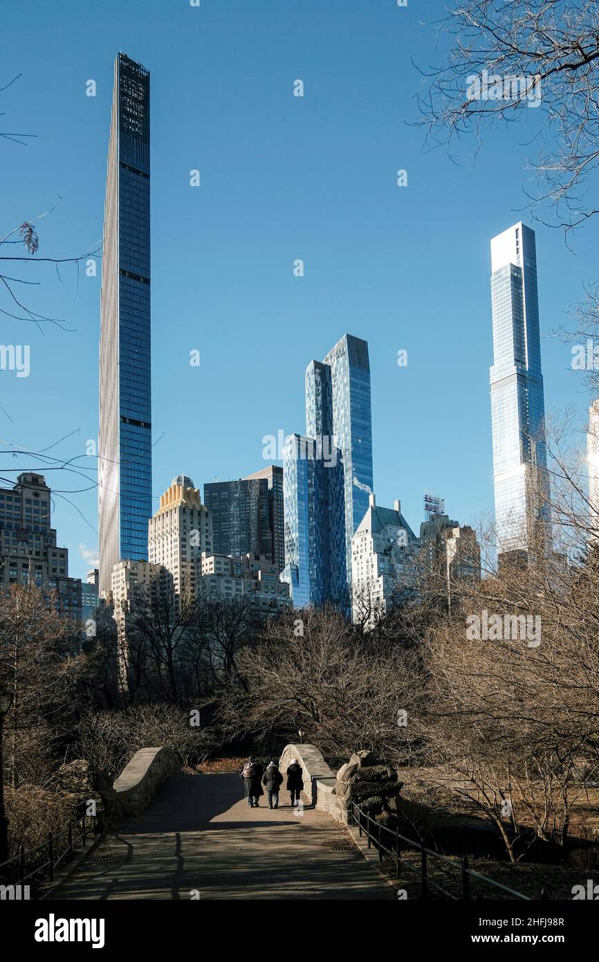 Blick vom Central Park, New York auf die 57th Street Sky Scrpers und andere Türme Stockfoto