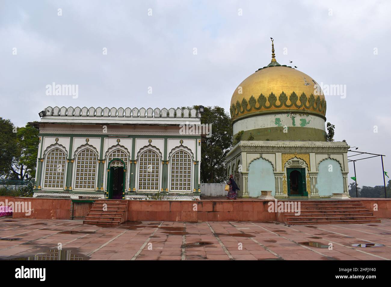 Grab von Shah Pir Mohammed in Teele Wali Masjid, Lucknow, Uttar Pradesh, Indien Stockfoto