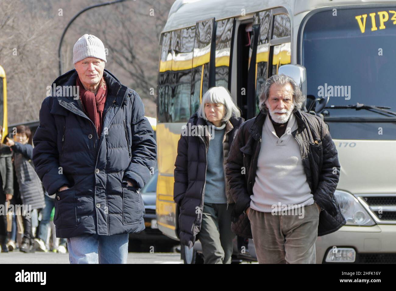 11. März 2018-Seoul, Südkorea-Jean Marié Le Clézio und seine Reisefreunde besuchen den Namsan Mountain Park and Tower in Seoul, Südkorea. Stockfoto