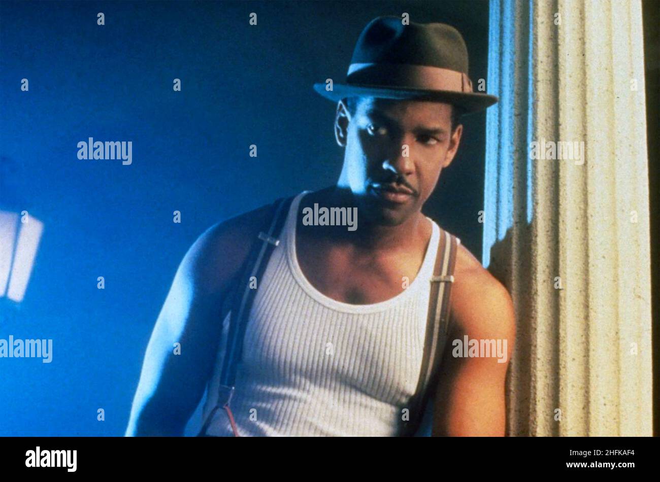 TEUFEL IN Blauem KLEID 1995 Sony Pictures veröffentlicht Film mit Denzel Washington Stockfoto