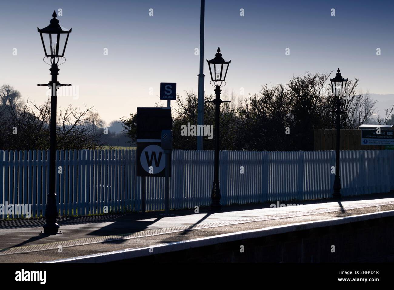 Insel, Linie, Elektrik, Südwesten, Eisenbahn, Zug, Brading, Bahnhof, Isle of Wight, England, Großbritannien, Großbritannien, Großbritannien Stockfoto