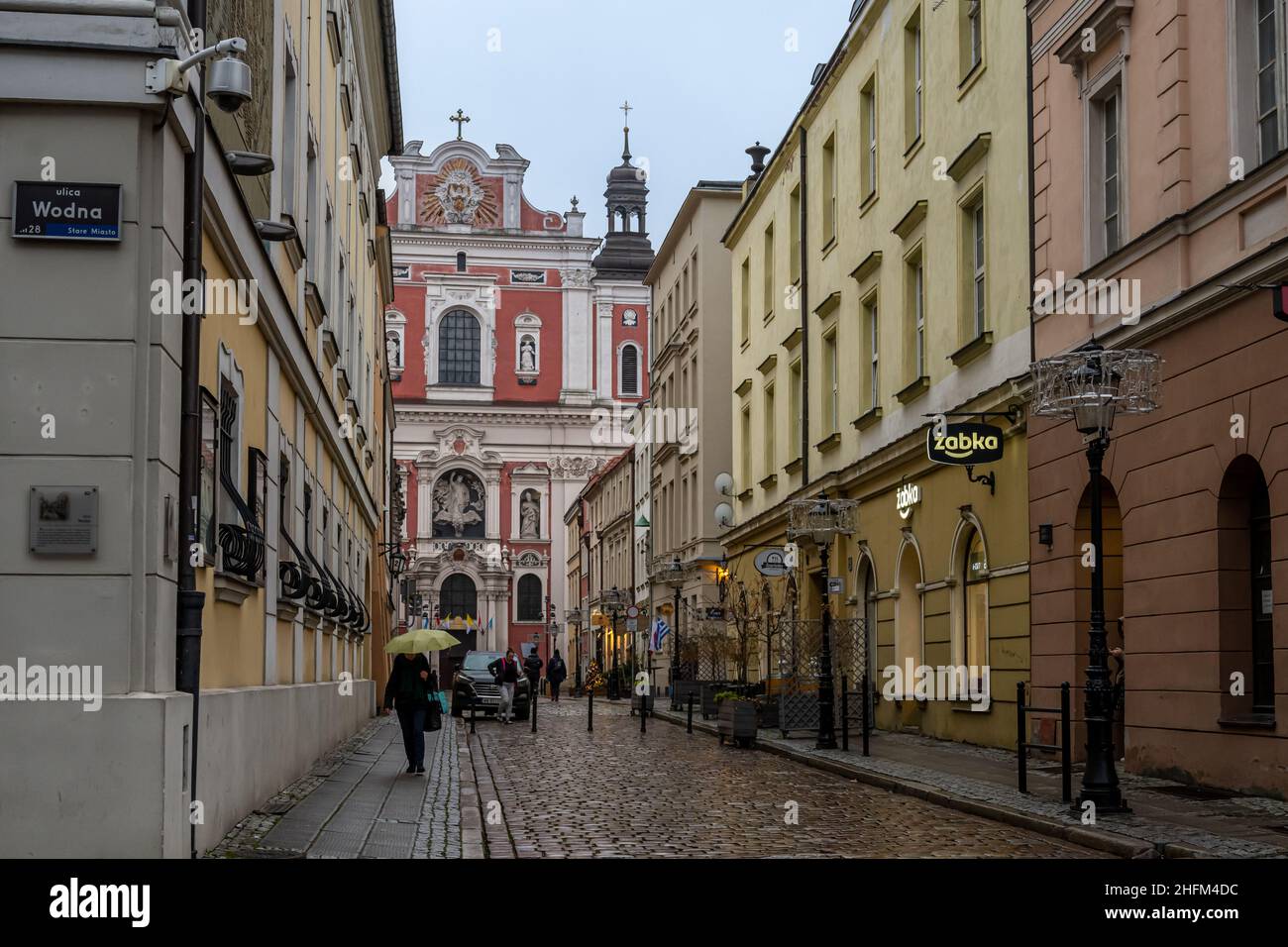 Eine alte Stadtallee in der Nähe des Renaissance-Marktplatzes in Posen, West-Zentral-Polen Stockfoto