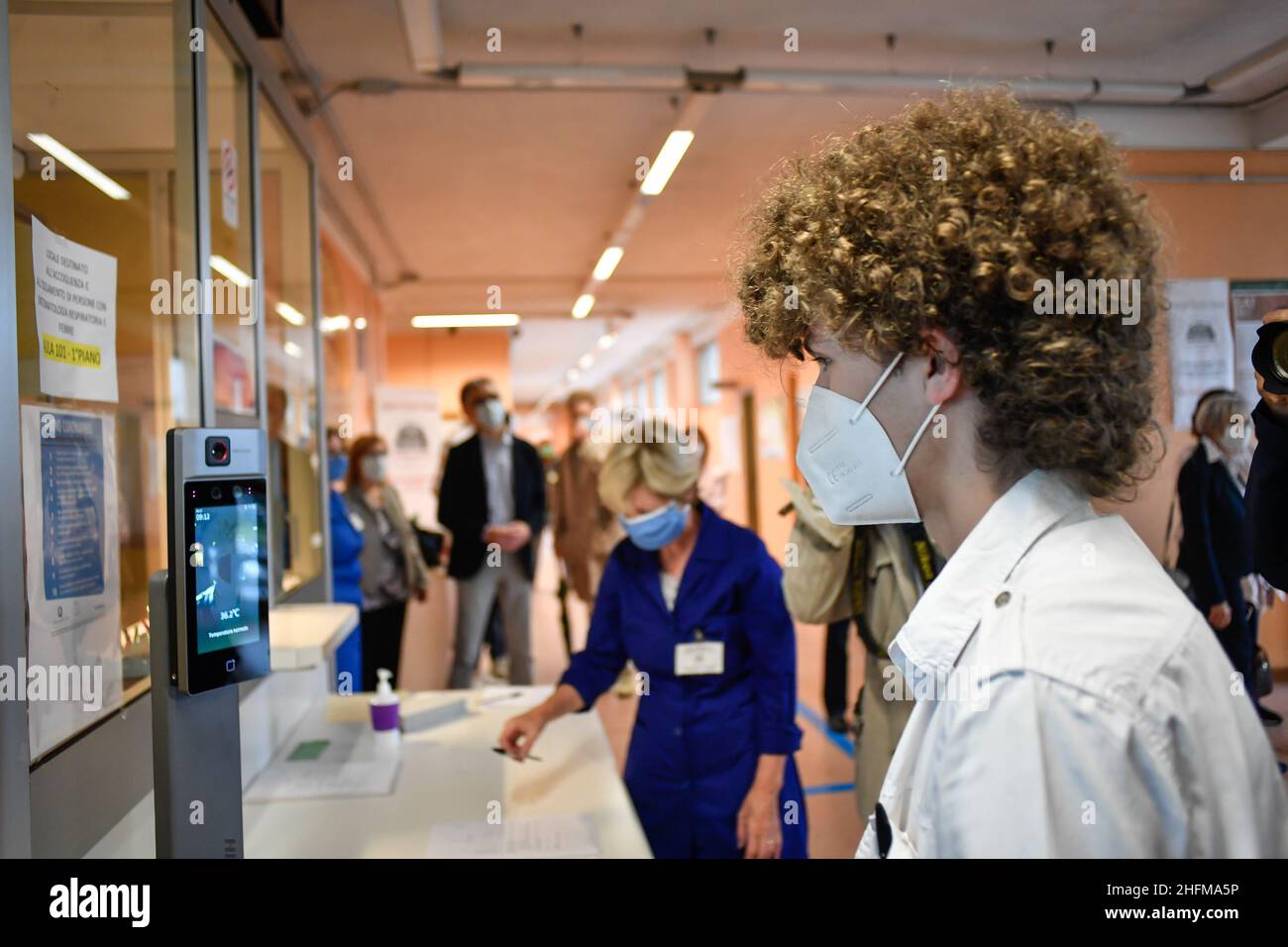 Claudio Furlan - LaPresse 17 June 2020 Milano (Italien) News Abiturprüfungen bei IST Quarenghi in Bergamo mit Besuch der Bildungsministerin Lucia Azzolina Stockfoto