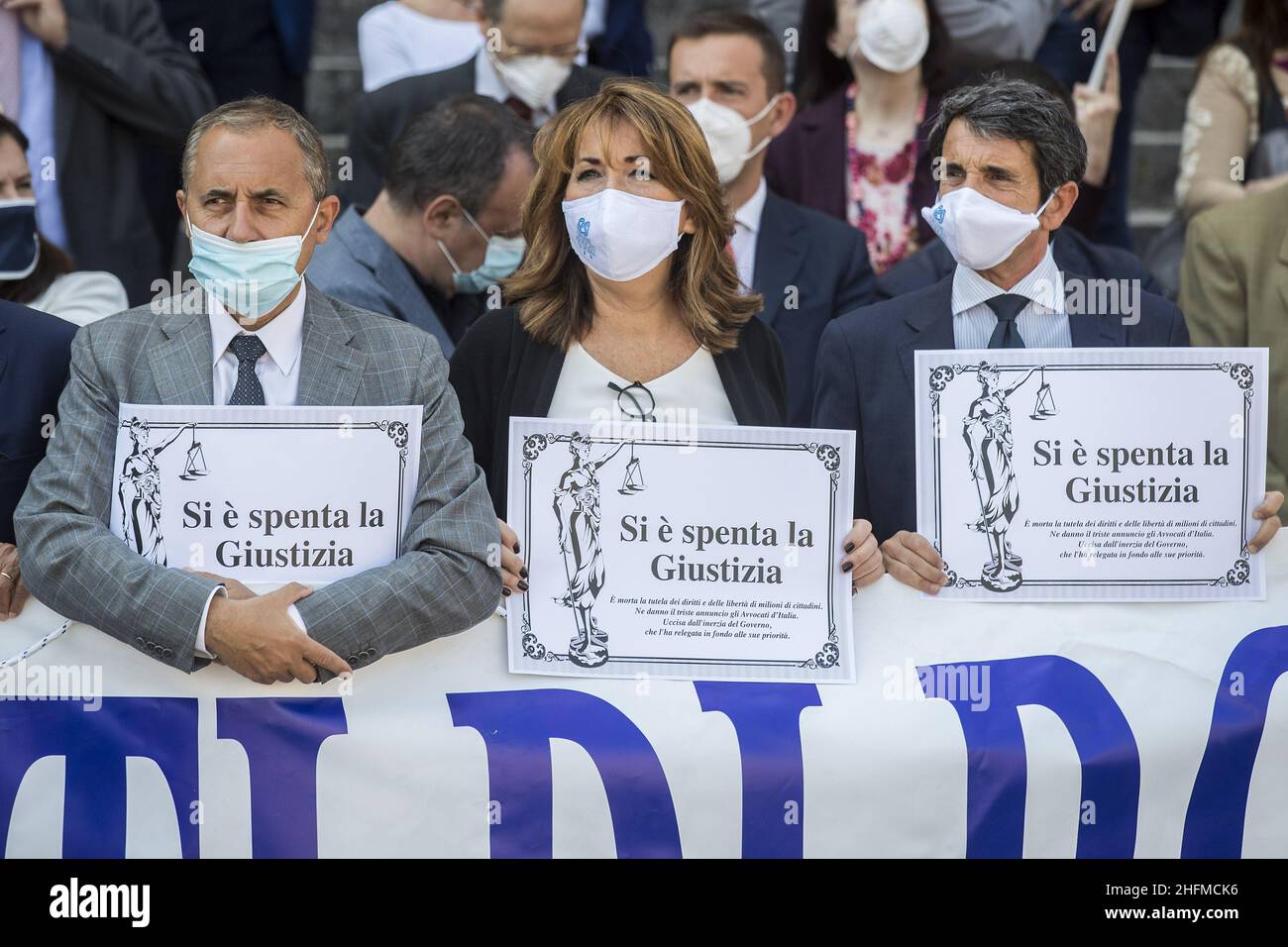 Roberto Monaldo / LaPresse 23-06-2020 Rom (Italien) Protest von Anwälten gegen Verzögerungen bei der Wiederaufnahme von gerichtlichen Aktivitäten im Bild Ein Moment des Protests Stockfoto