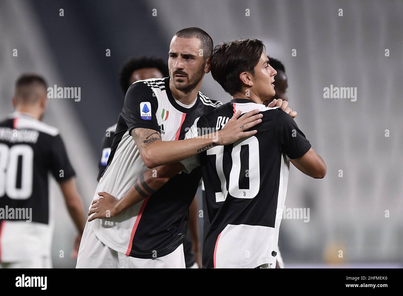 Foto LaPresse - Fabio Ferrari 26 Giugno 2020, Turin, Italia Sport Calcio Juventus FC vs Lecce - Campionato di calcio Serie A Tim 2019/2020 - Allianz Stadium. Nella foto:Paulo Dybala (Juventus F.C.);esulta dopo rete 1-0 26. Juni 2020 Turin, Italien Sportfußball Juventus FC vs Lecce - Italienische Fußballmeisterschaft League A Tim 2019/2020 - Allianz Stadium. Im Bild:Paulo Dybala (Juventus F.C.); feiert nach gol Stockfoto