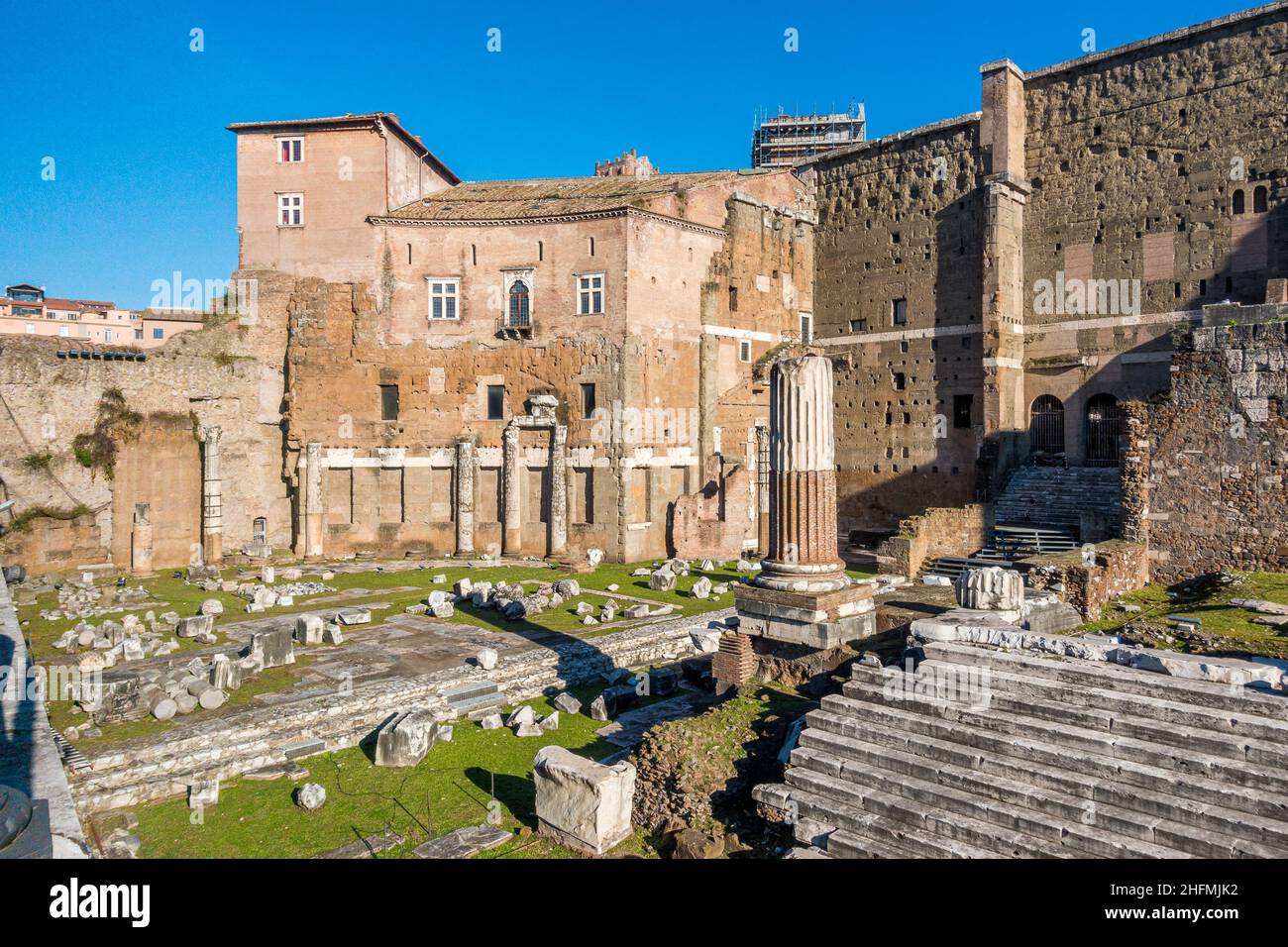 Trajans Markt und Forum des Augustus in Rom an einem sonnigen Morgen. Italien. Stockfoto