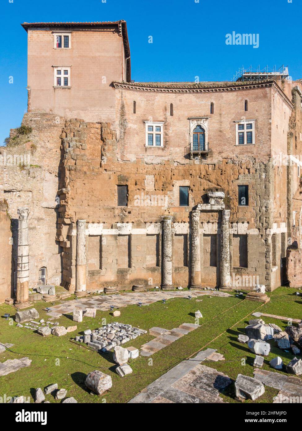 Trajans Markt und Forum des Augustus in Rom an einem sonnigen Morgen. Italien. Stockfoto