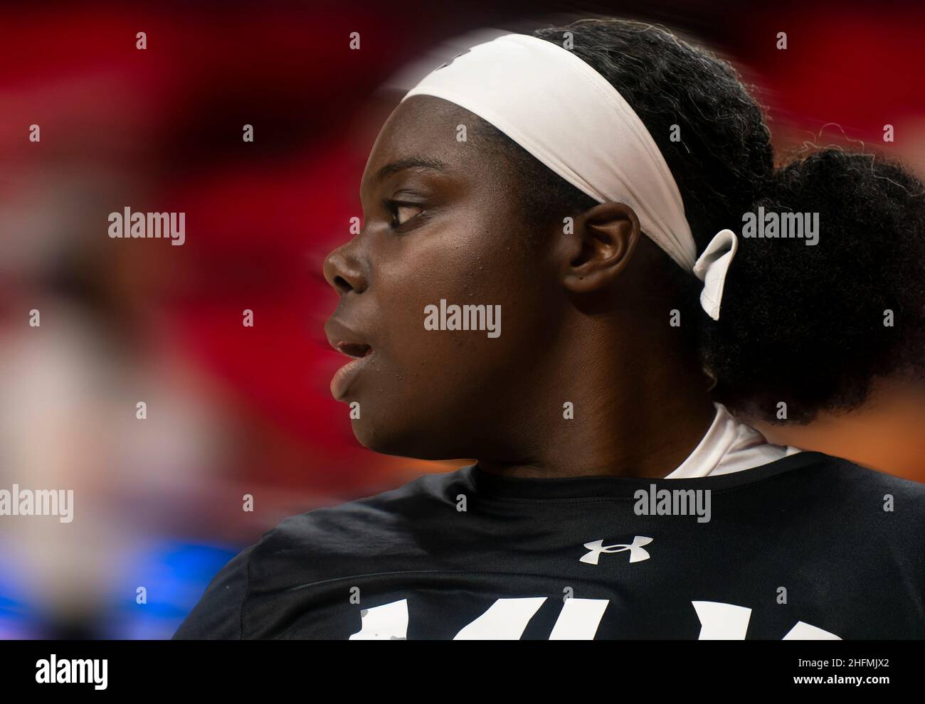 COLLEGE PARK, MD - JANUAR 16: Maryland-Schildkröten bewachen Ashley Owusu (15) vor einem Big10 Frauen-Basketballspiel zwischen den Maryland-Schildkröten und Th Stockfoto