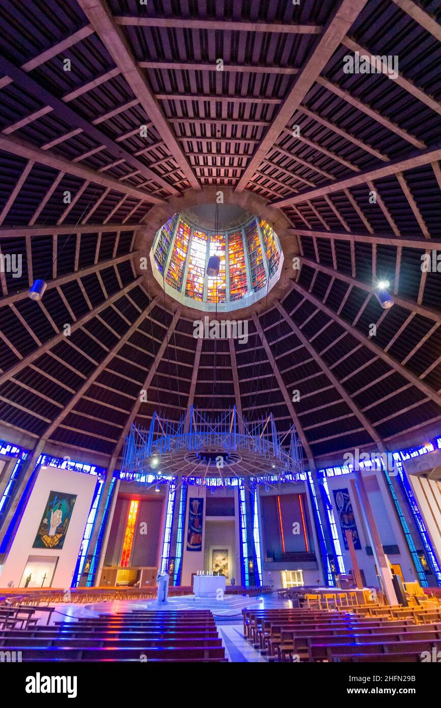 Kunstvolle Anschmiegen in der Liverpool Metropolitan Cathedral Stockfoto