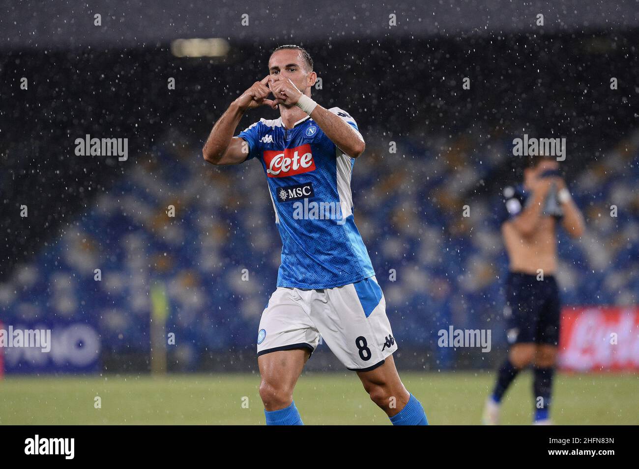 Cafaro/LaPresse August , 01 2020 Neapel, Italien Sportfußball Napoli vs Lazio - Italienische Fußballmeisterschaft League A Tim 2019/2020 - San Paolo Stadion. Im Bild: Fabian Ruiz (SSC Napoli) feiert nach dem Tor von 1-0. Stockfoto