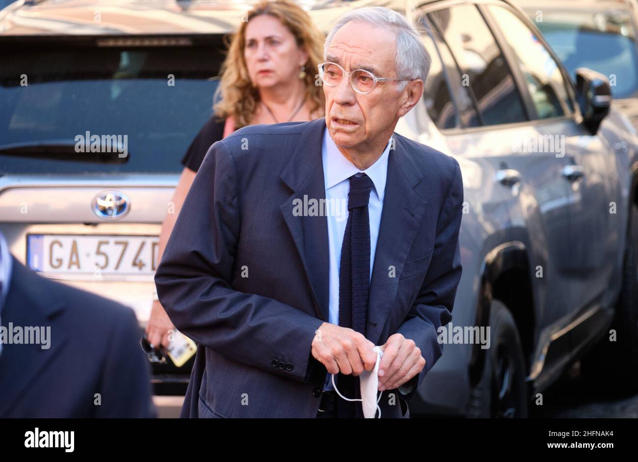 Mauro Scrobogna /LaPresse 07. August 2020&#xa0; Rom, Italien Nachrichten Beerdigung Sergio Zavoli auf dem Foto: Kirche San Salvatore in Lauro, Trauerfeier des Senators und Rai-Journalisten Sergio Zavoli, Franco Carraro Stockfoto