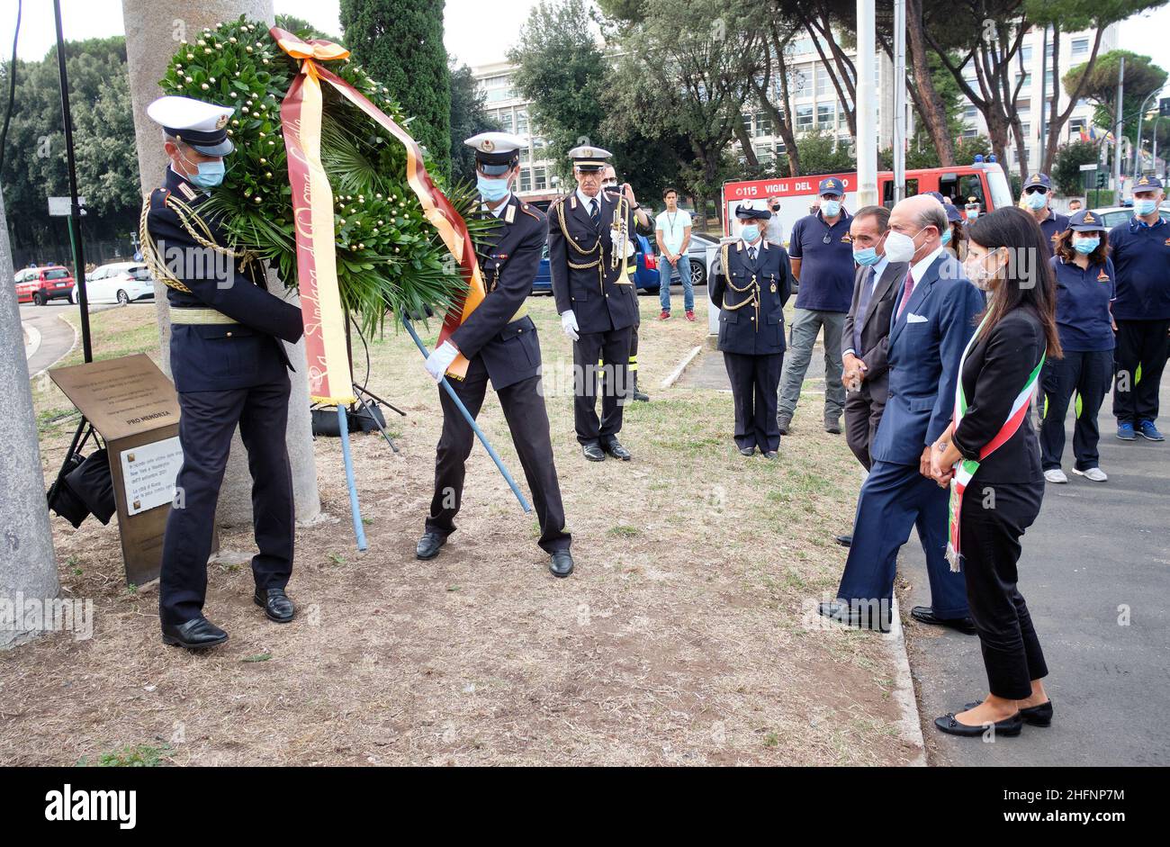 Mauro Scrobogna /LaPresse September 11, 2020&#xa0; Rom, Italy News Gedenken an die Opfer der Angriffe New York 11. September auf dem Foto: Virginia Raggi, Bürgermeisterin von Rom, und der US-Botschafter in Italien Lewis M. Eisenberg Stockfoto