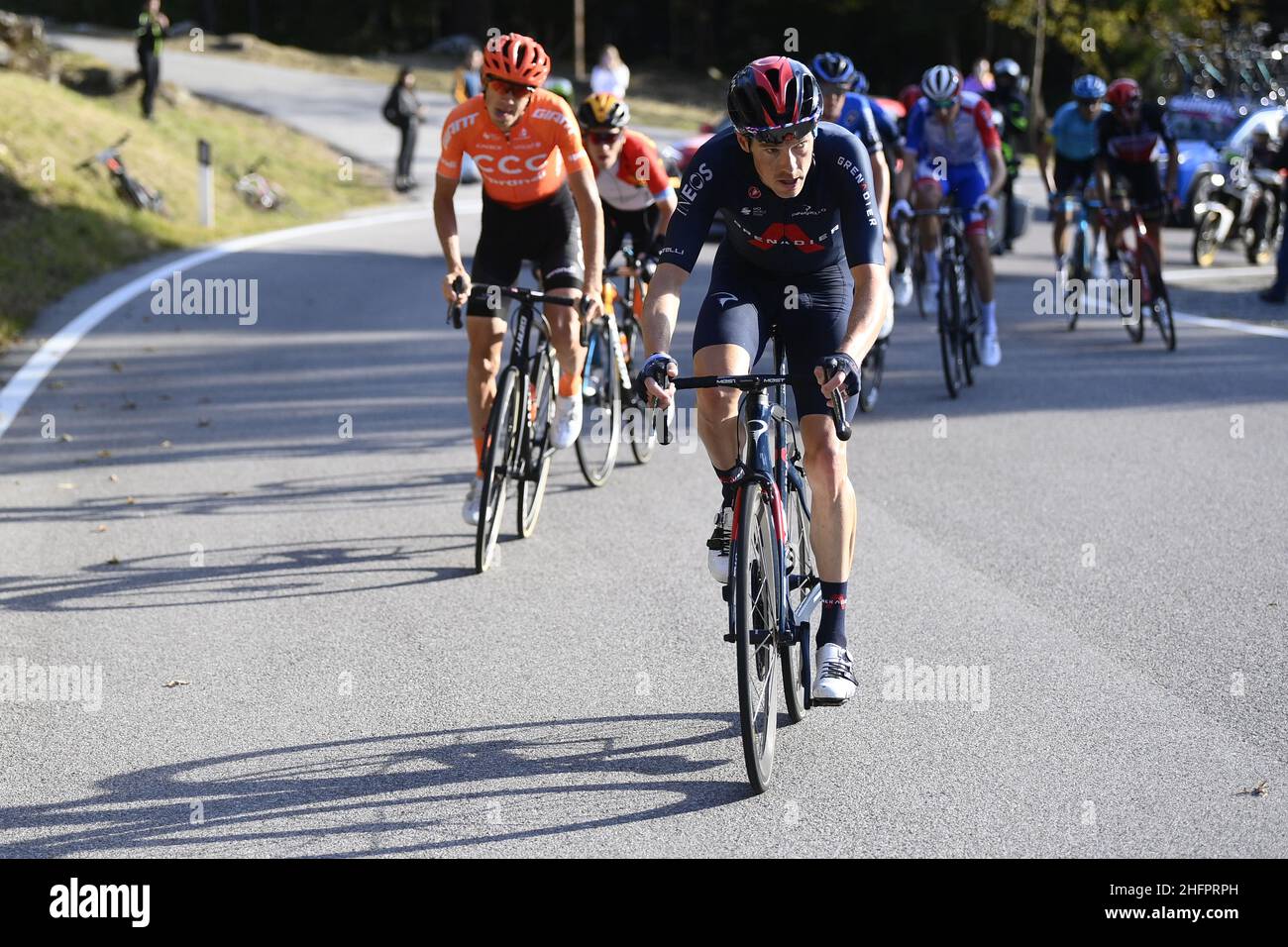 Fabio Ferrari/LaPresse 21. Oktober 2020 Italien Sport Cycling Giro d'Italia 2020 - Ausgabe 103th - Etappe 17 - von Bassano del Grappa nach Madonna di Campiglio im Bild: Während des Rennens.DENNIS Rohan( AUS )TEAM INEOS GRENADIERE Stockfoto