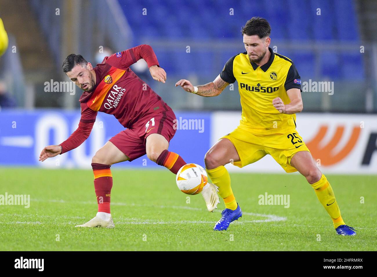 Fabio Rossi/AS Roma/LaPresse 03/12/2020 Rom (Italien) Sport Soccer Roma-Young Boys Europa League 2020/2021 - Olympiastadion im Bild: Carles Perez, Jordan Lefort Stockfoto