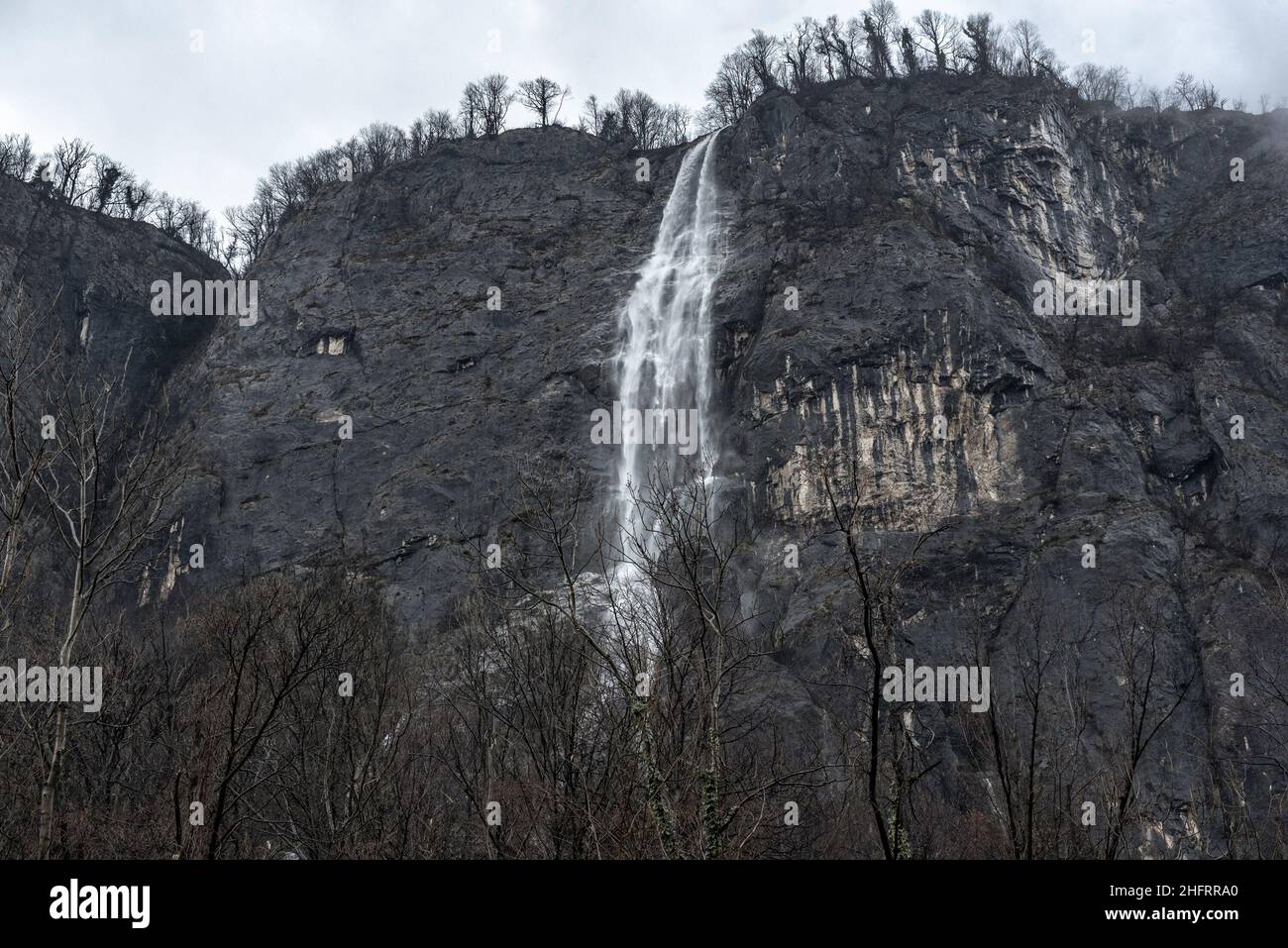 LaPresse - Alice Durigatto December 07, 2020 Karnien, Udine (Italien) News das Friaul Julisch Venetien ist von schlechtem Wetter überflutet. Auf den Bildern: Die am meisten beschädigten Gebiete und verschiedene Ansichten des Flusses Tagliamento. Stockfoto