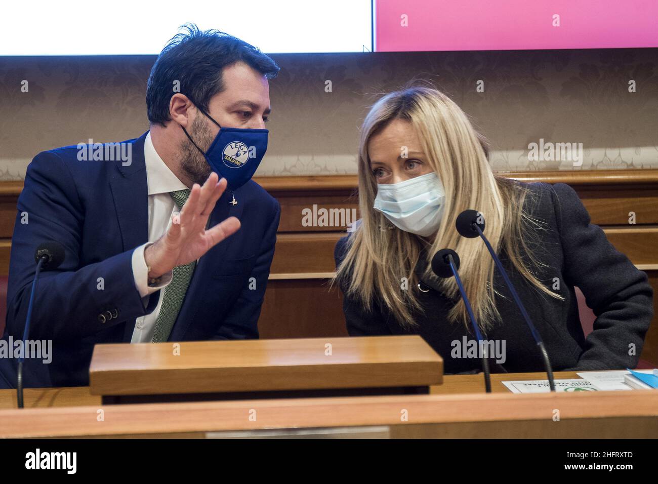 Roberto Monaldo / LaPresse 14-12-2020 Rom (Italien) die Mitte-Rechts-Koalition stellt Änderungen des Haushaltsgesetzes im Bild Matteo Salvini, Giorgia Meloni, vor Stockfoto