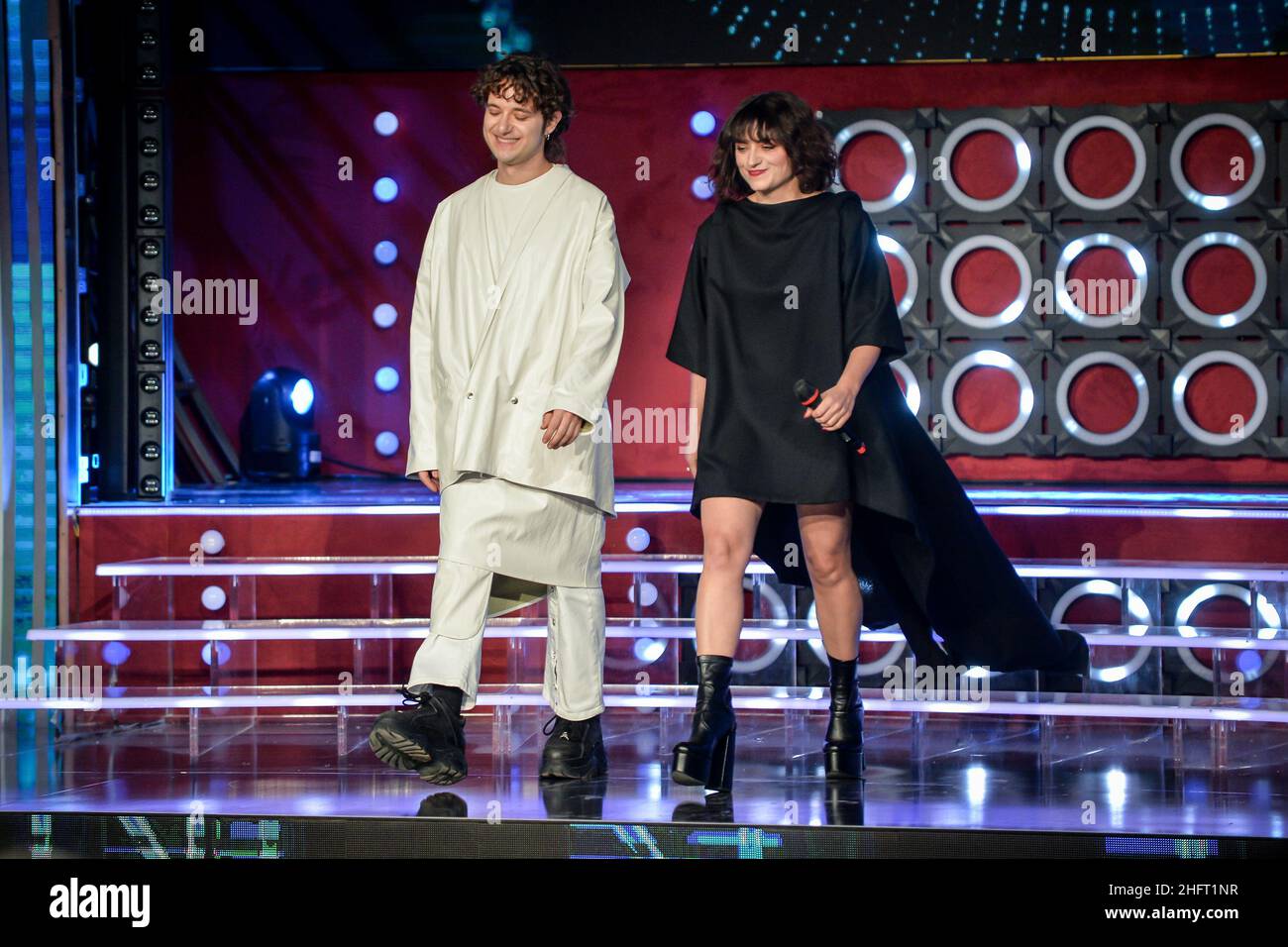 Foto LaPresse - Claudio Furlan 17/12/2020 - Sanremo (Italia) Musica Sanremo Giovani 2020 Nella foto: Rapresentante di lista Foto LaPresse - Claudio Furlan 17. Dezember 2020 - Sanremo (Italien) Musik Sanremo Young 2020 auf dem Foto: Rapresentante di lista Stockfoto