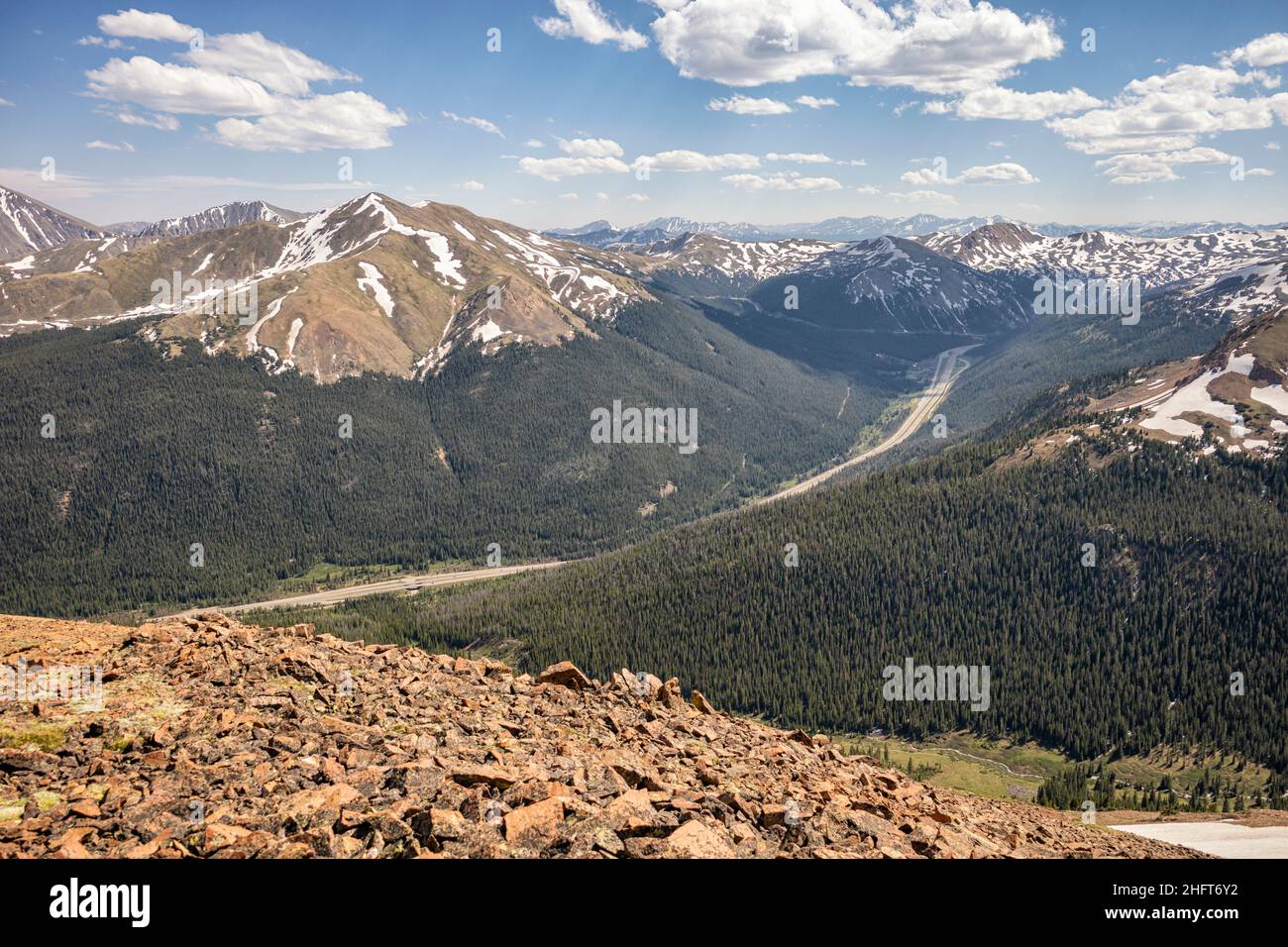 I-70 schlängelt sich durch die Rocky Mountains Stockfoto