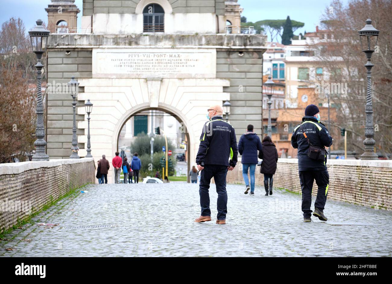 Mauro Scrobogna /LaPresse 06. Januar 2021&#xa0; Rom, Italien Nachrichten Schlechtes Wetter - Tiber auf dem Foto: Kontrollen und Kuriosen für den Wasserstand des Tibers Stockfoto