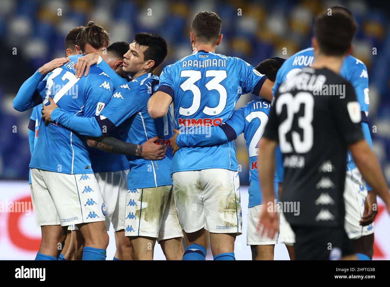 Alessandro Garofalo/LaPresse 13. Januar 2021 Neapel, Italien Sportfußball Napoli vs Empoli - Runde des italienischen Cup 2020/2021 16 - Diego Armando Maradona Stadion. Im Bild: Andrea Petagna Napoli feiert nach dem Tor 3-2 Stockfoto