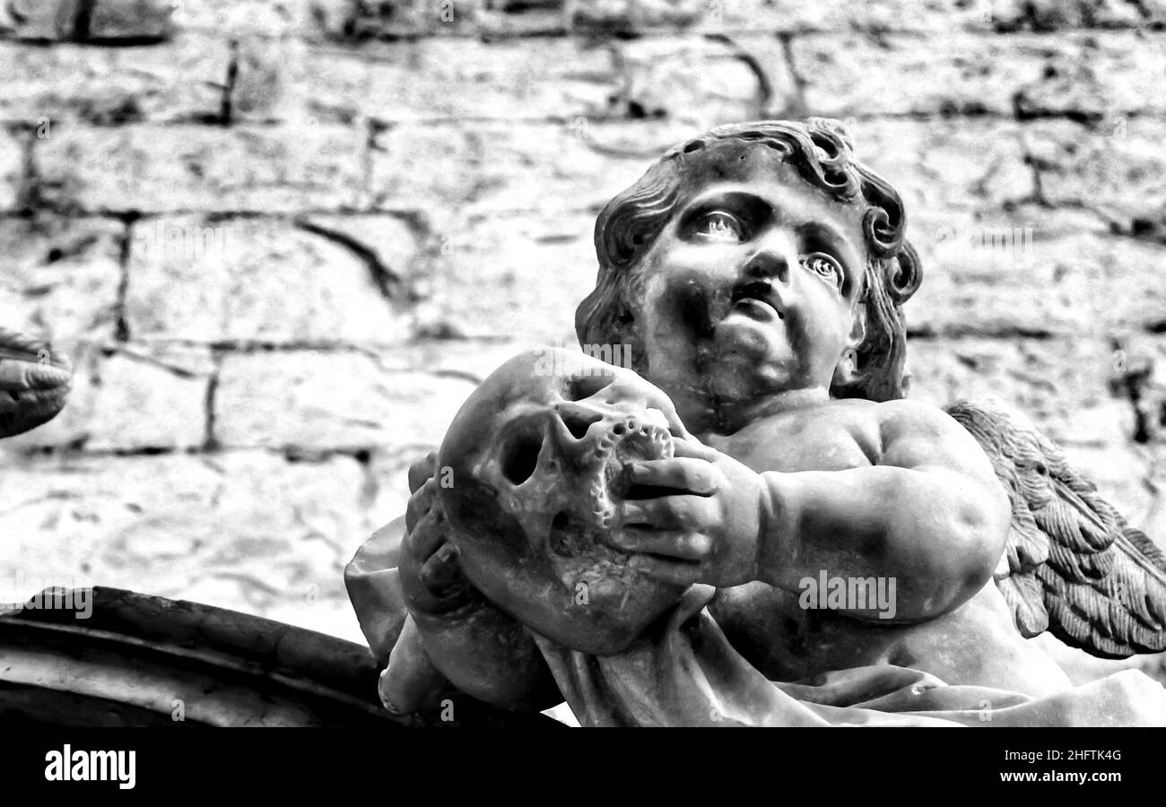 Lissabon, Portugal - 6. Juni 2021: Architektonische Details des Klosters do Carmo in Lissabon, Portugal Stockfoto