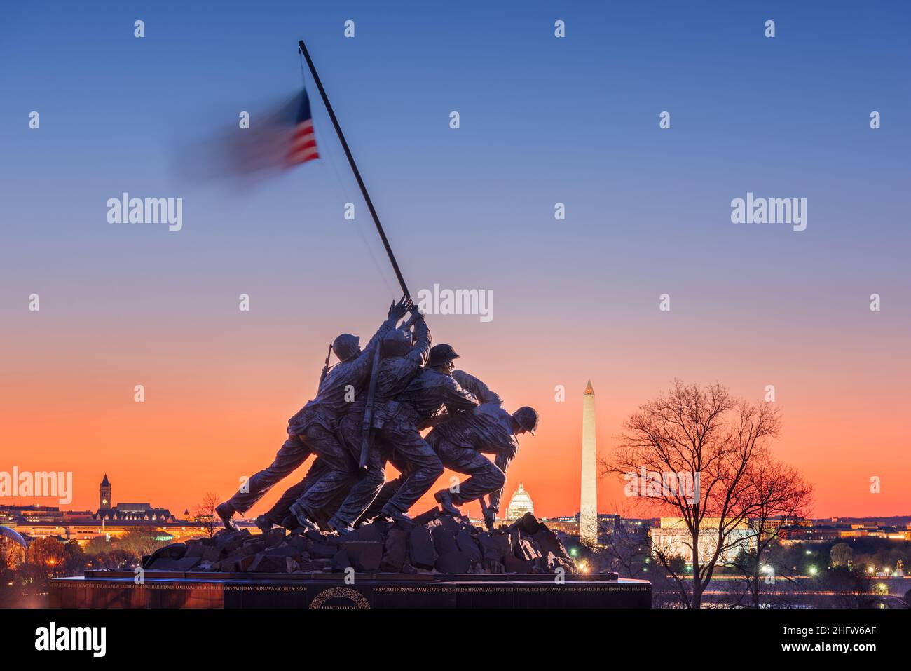 WASHINGTON, DC - 4. APRIL 2015: Marine Corps war Memorial. Das Denkmal zeigt die Statuen von Soldaten, die die zweite US-Flagge auf Iwo Jima hochhoben Stockfoto