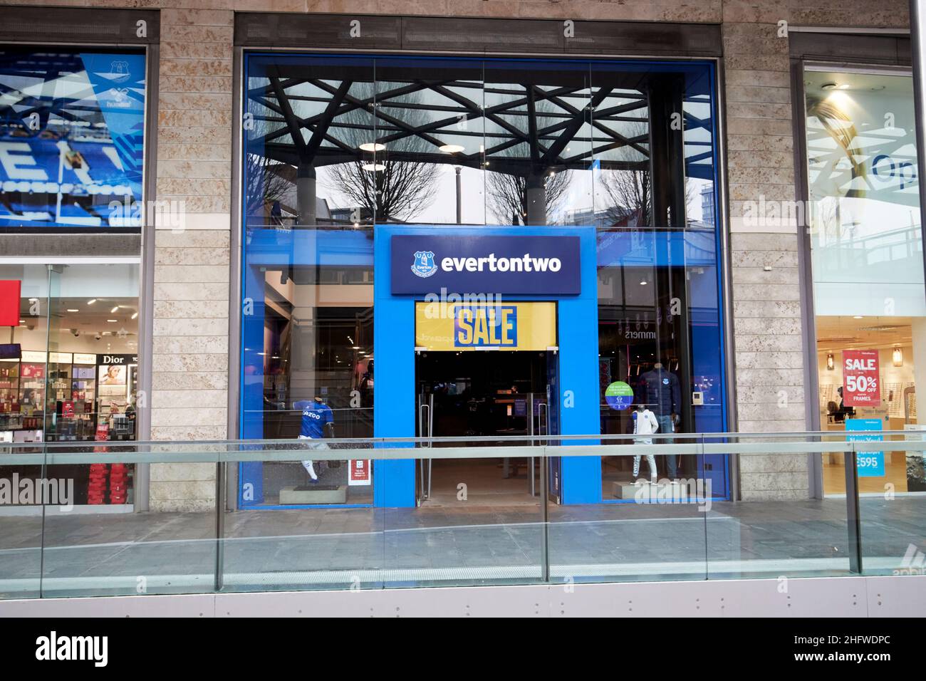 Everton FC Store Evertontwo in Liverpool One Shopping area Liverpool England Großbritannien Stockfoto