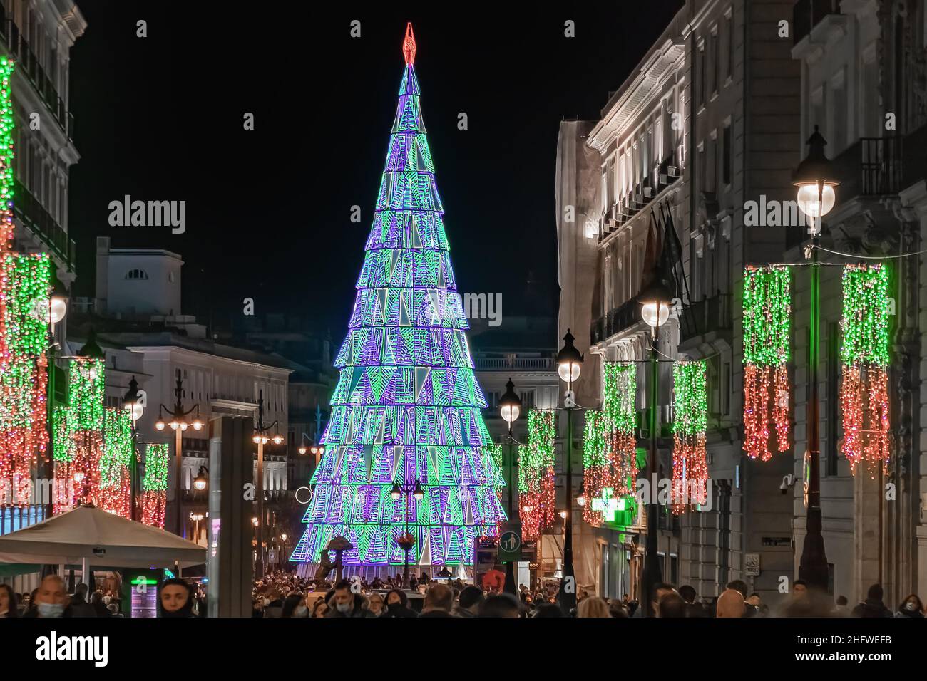 Madrid, Spanien - 11. Dezember 2021: Weihnachtsdekoration in Madrid, Spanien. Stockfoto