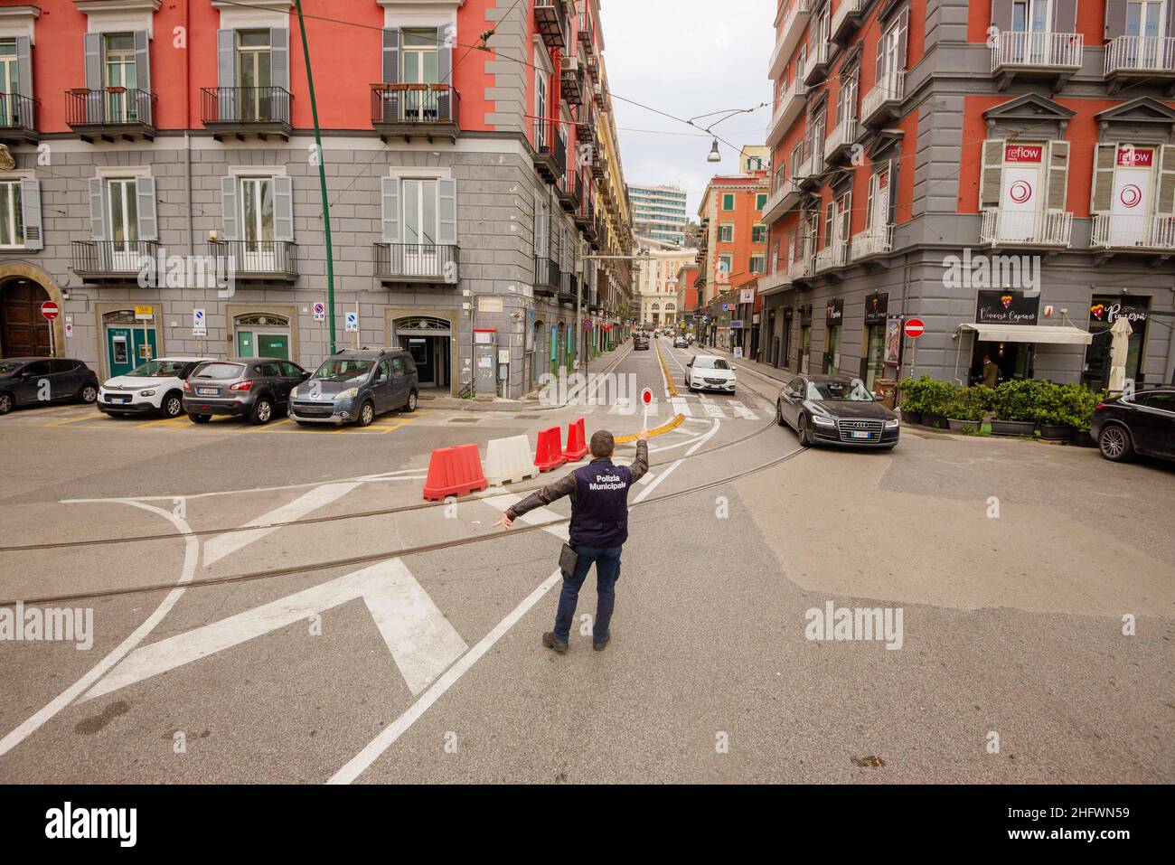 Alessandro Pone - LaPresse Napoli 08 marzo 2021 cronaca A causa dell'aumento dei contagi, la Campania ritorna in zona rossa. In foto la zona rossa al Centro di Napoli. Alessandro Pone LaPresse 08 märz 2021 News Neapel aufgrund der Zunahme der Infektionen kehrt Kampanien in die rote Zone zurück. Auf dem Foto die rote Zone im Zentrum von Neapel. Stockfoto