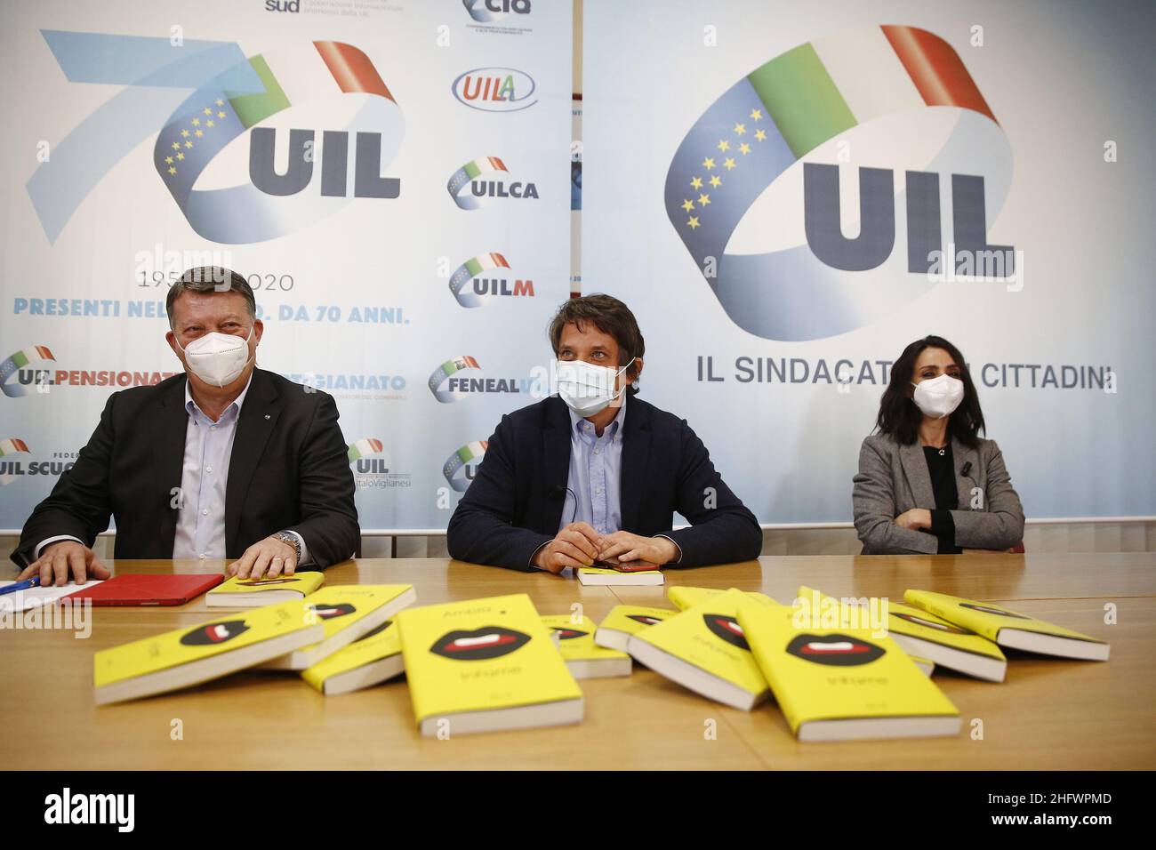 Cecilia Fabiano/LaPresse 11. März 2021 Roma (Italien) News : Präsentation des Buches von Ambra Angiolini im UIL-Hauptquartier im Pic : Pierpaolo Bombardieri , Ambra Angiolini , Tommaso Labate Stockfoto