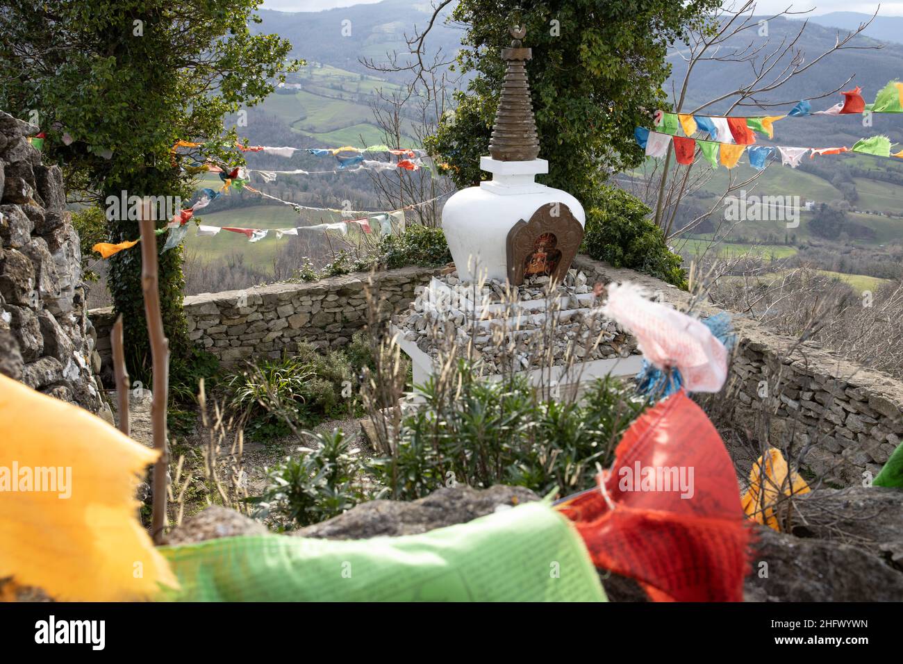 Ein tibetischer Tempel im kleinen und charmanten Dorf Pennabilli in Italien Stockfoto