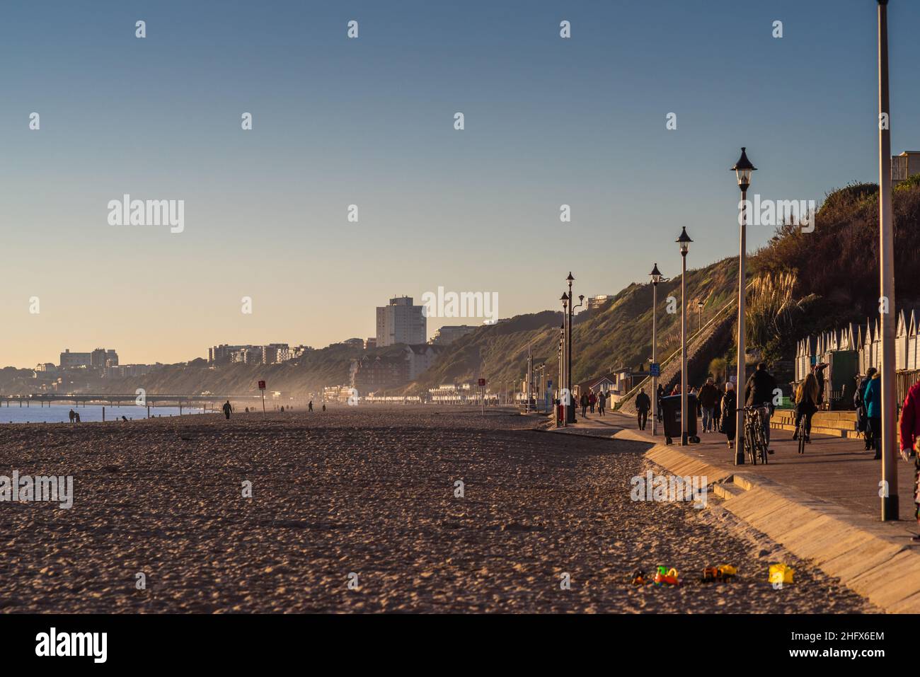 Boscombe Strandpromenade Küstenpromenade an einem sonnigen Tag im Winter 2022, Bournemouth, England, Großbritannien Stockfoto