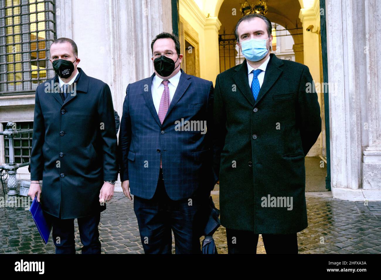 Mauro Scrobogna /LaPresse April 15, 2021&#xa0; Rom, Italien Politik Palazzo Chigi - Regierung - Erholung auf dem Foto: Riccardo Molinari, bestehend aus Massimiliano Romeo, Claudio Durigon, verlässt den Palazzo Chigi nach einem Treffen mit Präsident Draghi zum Thema Erholung und Wiedereröffnung Stockfoto